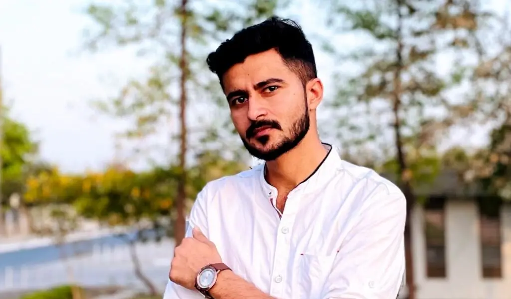 Social media execution specialist at The Red Owl Media managing digital content and campaigns